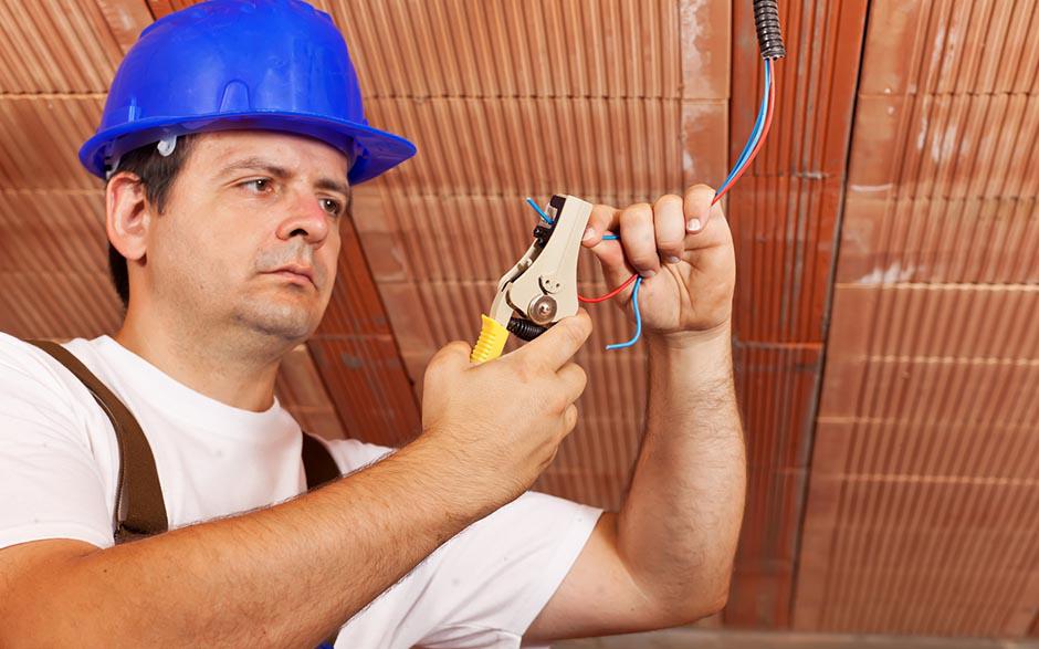 je recherche un électricien Linas